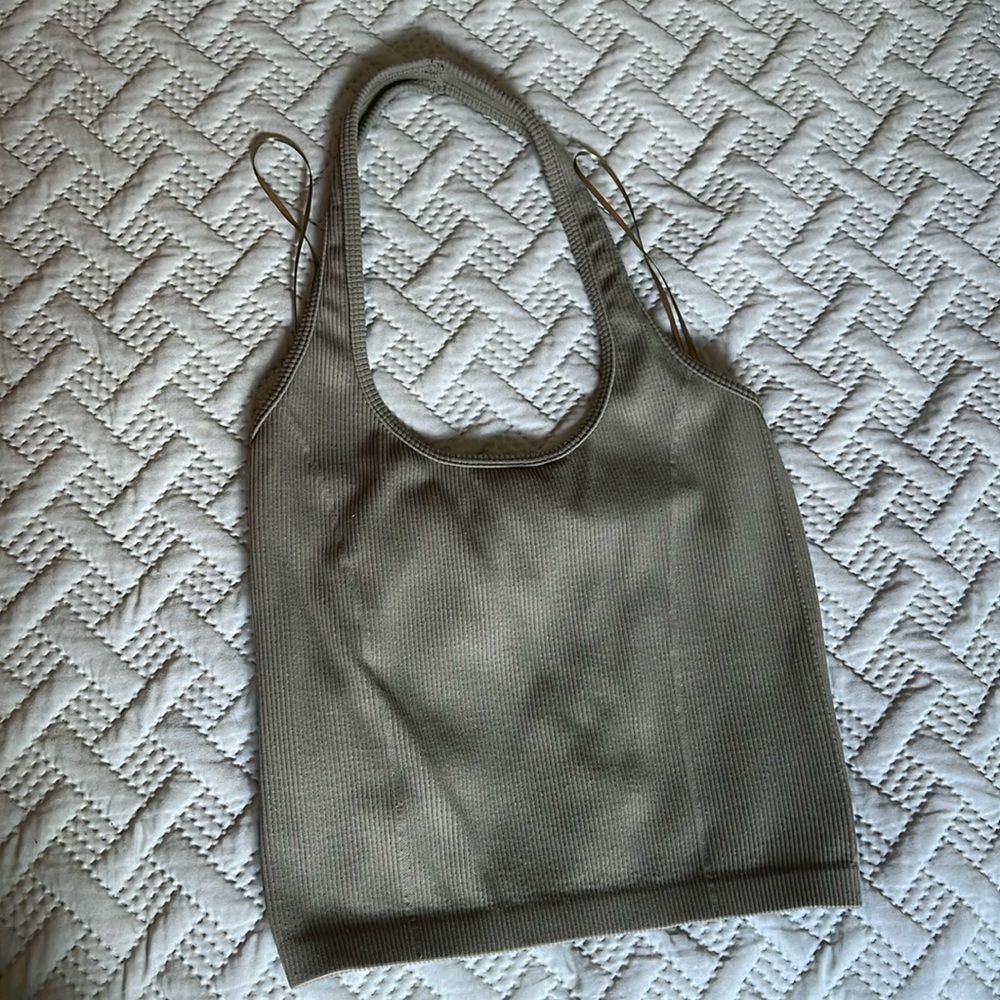 ‼️2 for $12‼️ Cropped seamless halter top